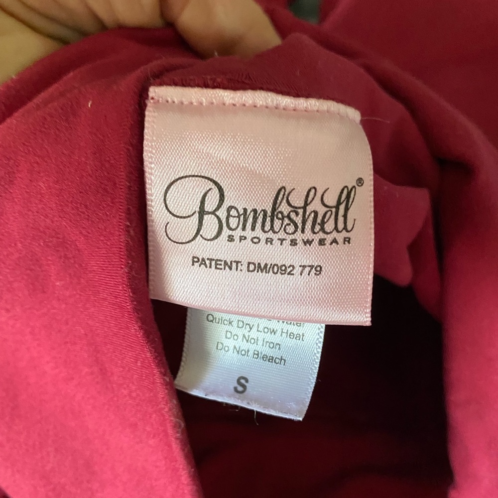 Small bombshell leggings